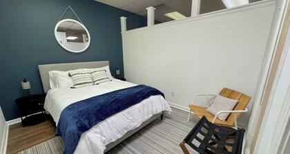 Heron’s Perch - Uptown Port Clinton, Jet Express, 5 minute walk to Beach