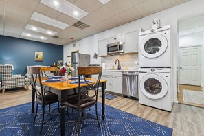 Micro-ondes, four, plaque de cuisson, lave-vaisselle