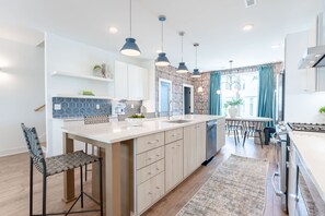 4 bedrooms, Internet