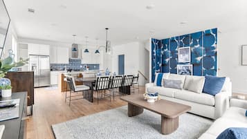 House | 3 bedrooms, desk, Internet