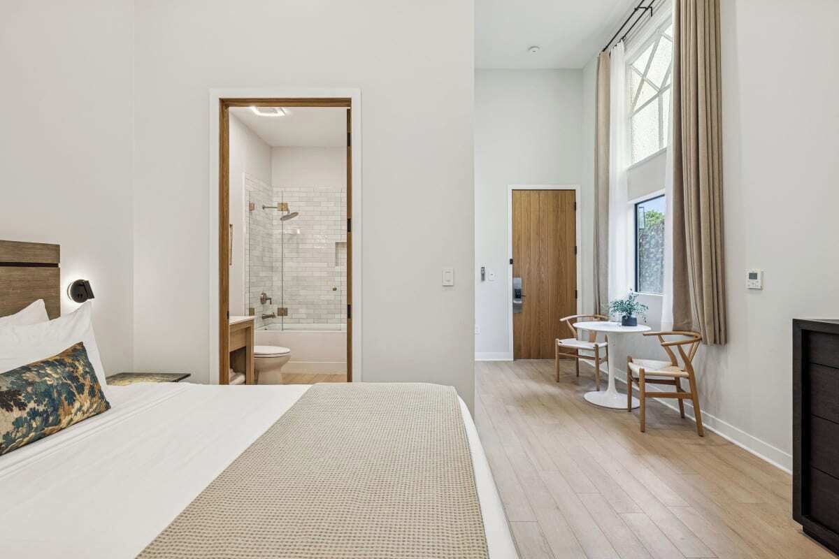 Bügeleisen/Bügelbrett, Reisekinderbett, WLAN, Bettwäsche