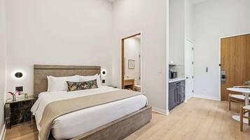 Iron/ironing board, travel cot, WiFi, bed sheets