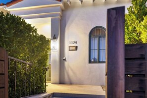 Exterior detail - Casa Castillo Studio 2 (Santa Barbara)