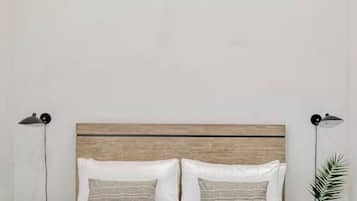 Iron/ironing board, travel crib, WiFi, bed sheets