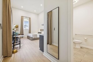 Strykejern/-brett, reiseseng for barn, wi-fi og sengetøy