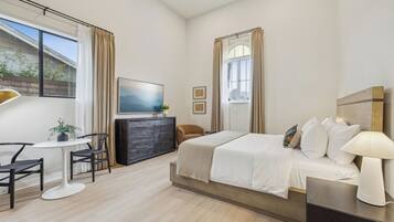 Iron/ironing board, travel crib, WiFi, bed sheets