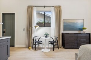 Iron/ironing board, travel crib, WiFi, bed sheets