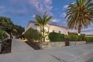 Property grounds - Casa Castillo Apartment 4 (Santa Barbara)