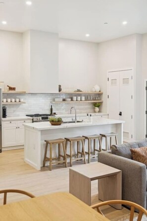 Interior - Casa Castillo Apartment 4 (Santa Barbara)