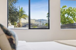 2 bedrooms, travel crib, WiFi, bed sheets - Casa Castillo Apartment 5 (Santa Barbara)