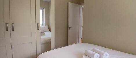 3 間睡房、熨斗/熨衫板、可攜式嬰兒床、上網