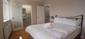 3 bedrooms, iron/ironing board, travel crib, internet