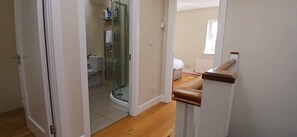 Shower, hair dryer - Spacious, LightFilled 3BD Home Beside Phoenix Park (Dublin)