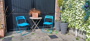 Unclassified image, 4 of 26, button