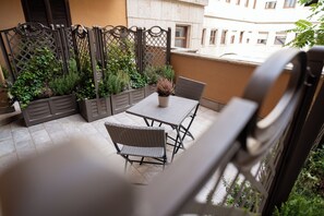 Double Room | In-room safe, desk, blackout drapes, free WiFi