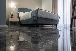 Standard Room with Balcony | In-room safe, desk, blackout drapes, soundproofing - Roma Suite Hotel (Rome)