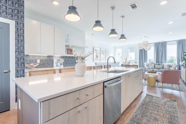 House | 4 bedrooms, desk, Internet