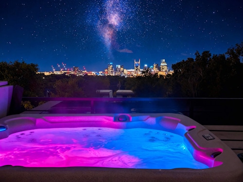 Nashville Retreat With Hot Tub Private Garage