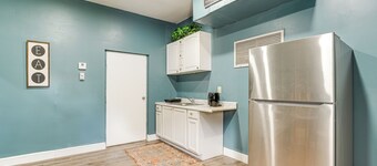 Peaceful Weekend Rendezvous! Odessa Apartment