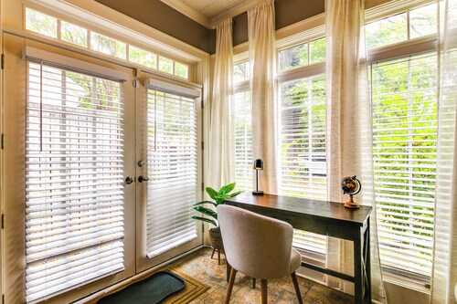 Fire Pit & Yard! Charming Home, 5 Mi to Fedexforum