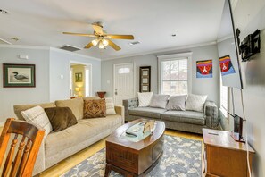 Cottage (2 Bedrooms) | Interior - Walk to Shops & Dining: Houston Heights Home! (Houston)