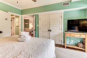 Interior - Easy Beach Access! Walkable Hilton Head Condo (Hilton Head Island)