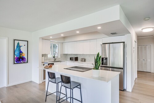 Home < 2 Mi to Hallandale Beach & Boat Rentals