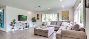 Home < 2 Mi to Hallandale Beach & Boat Rentals