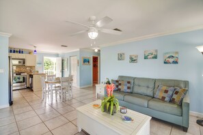 House (2 Bedrooms) | Interior