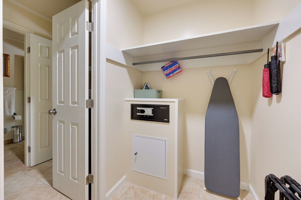 Apartment (1 Bedroom) | Interior