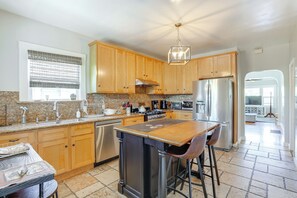 House (2 Bedrooms) | Interior