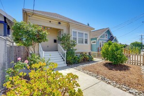 House (2 Bedrooms) | Front of property