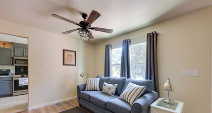 6 Mi to the Summit: Stylish Apt w/ Patio Access