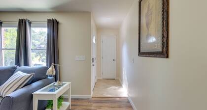6 Mi to the Summit: Stylish Apt w/ Patio Access
