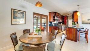 Hús (4 Bedrooms) | Að innan