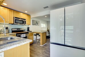 House (2 Bedrooms) | Interior