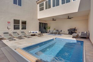 House (5 Bedrooms) | Front of property