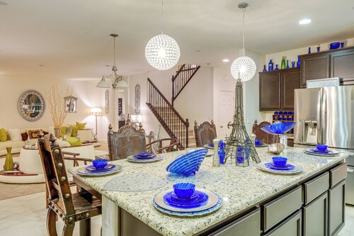 4 Mi to Csub Campus: Spacious Home w/ Yard