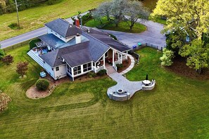 House (5 Bedrooms) | Interior