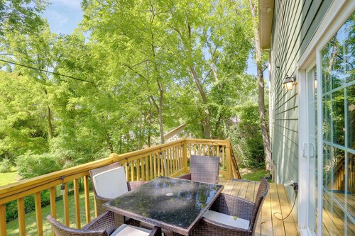Family Home w/ Game Room, 3 Mi to Dtwn Asheville!