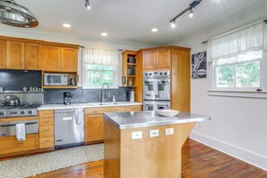 المنشأة من الداخل