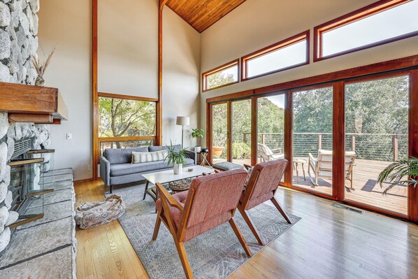 Villa (6 Bedrooms) | Interior - Steps to Hiking: Sanctuary in Santa Ana Mtns (Murrieta)