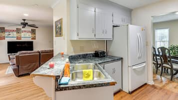 House (4 Bedrooms) | Bahagian dalam