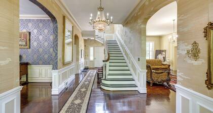 Home on Sprawling Estate, 6 Mi to Dtwn Spartanburg