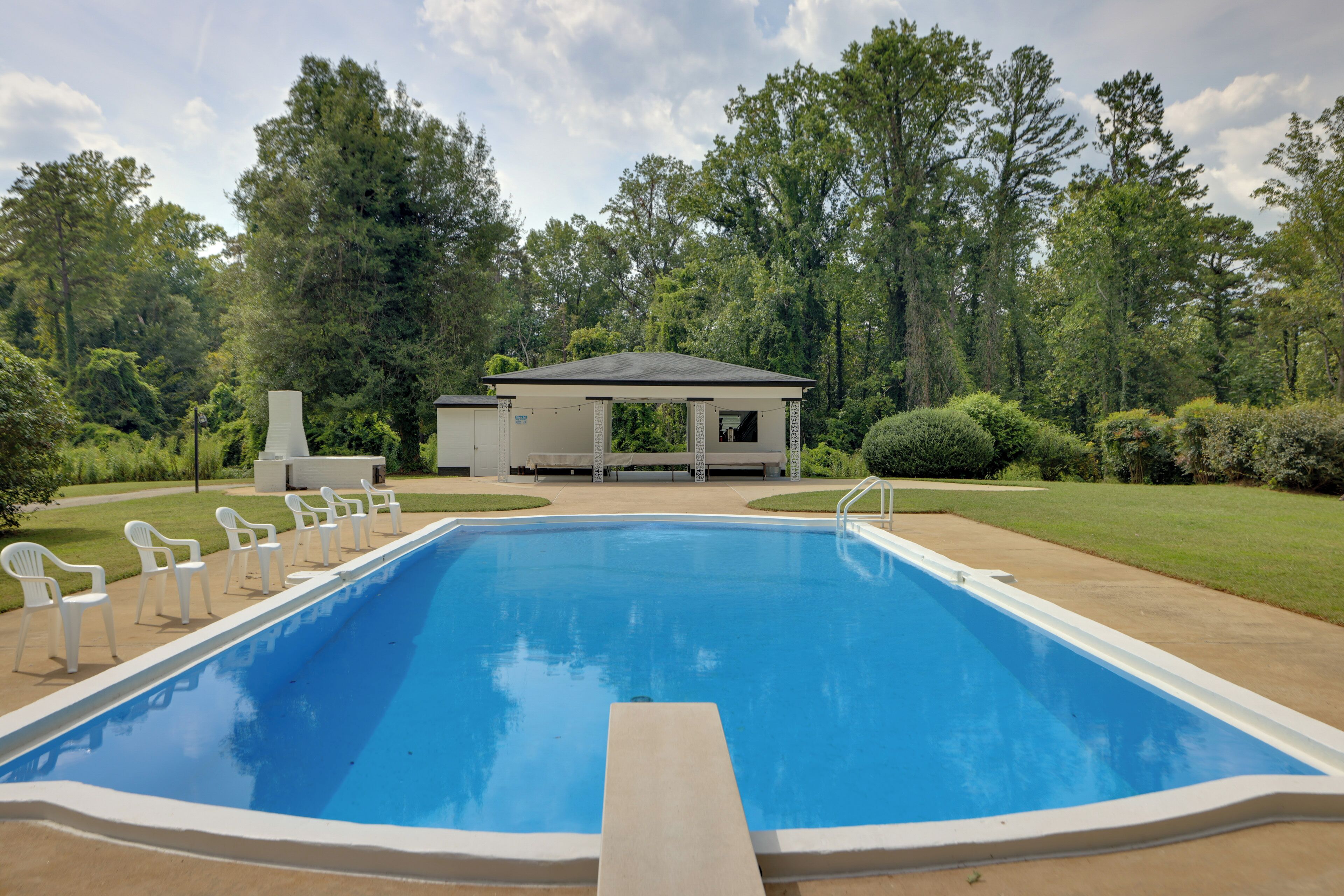 House (5 Bedrooms) | Interior