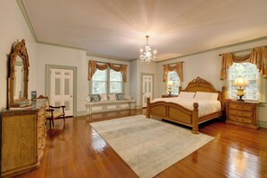 House (6 Bedrooms) | Interior - Home on Sprawling Estate, 6 Mi to Dtwn Spartanburg (Spartanburg)