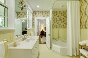 House (6 Bedrooms) | Interior - Home on Sprawling Estate, 6 Mi to Dtwn Spartanburg (Spartanburg)