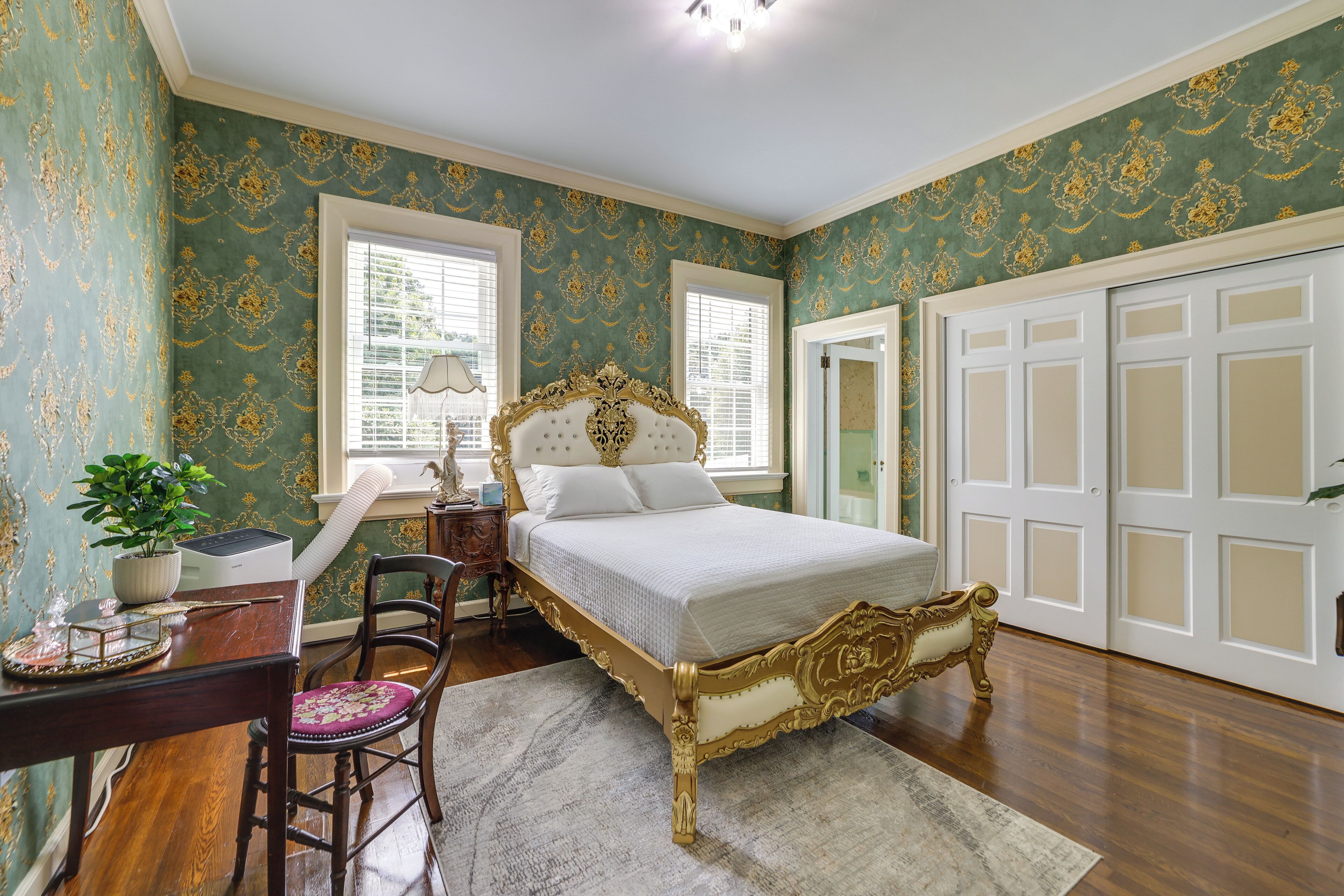 House (5 Bedrooms) | Interior