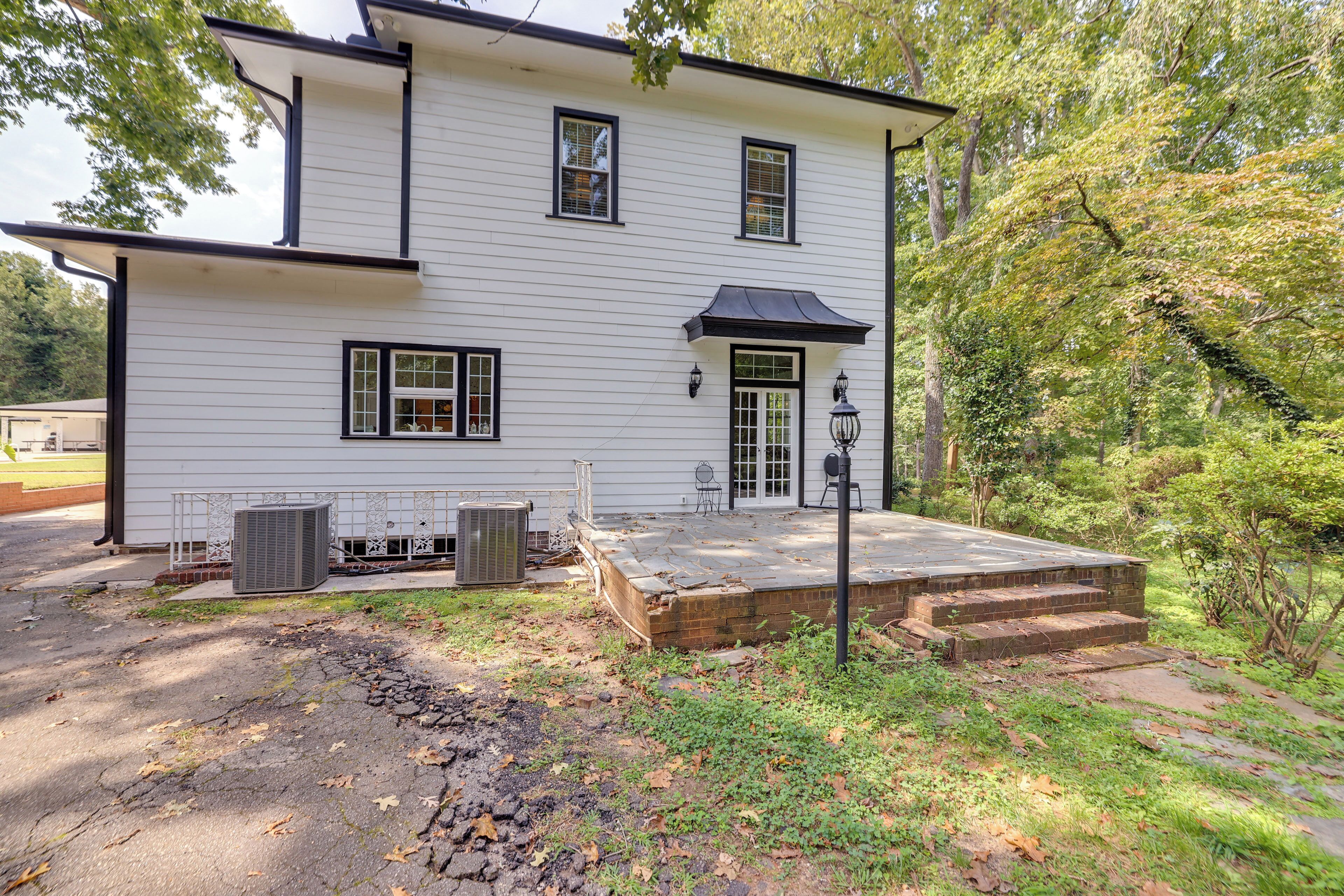 House (5 Bedrooms) | Interior