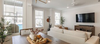 3 Mi to Ole Miss, New Build: Inviting Townhome!